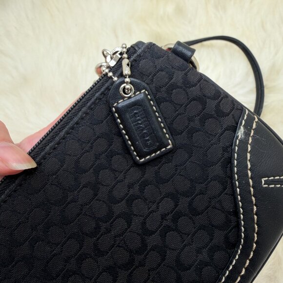 GUC Coach Signature Classic Wristlet (Small) in Canvas/Leather - Picture 4 of 4